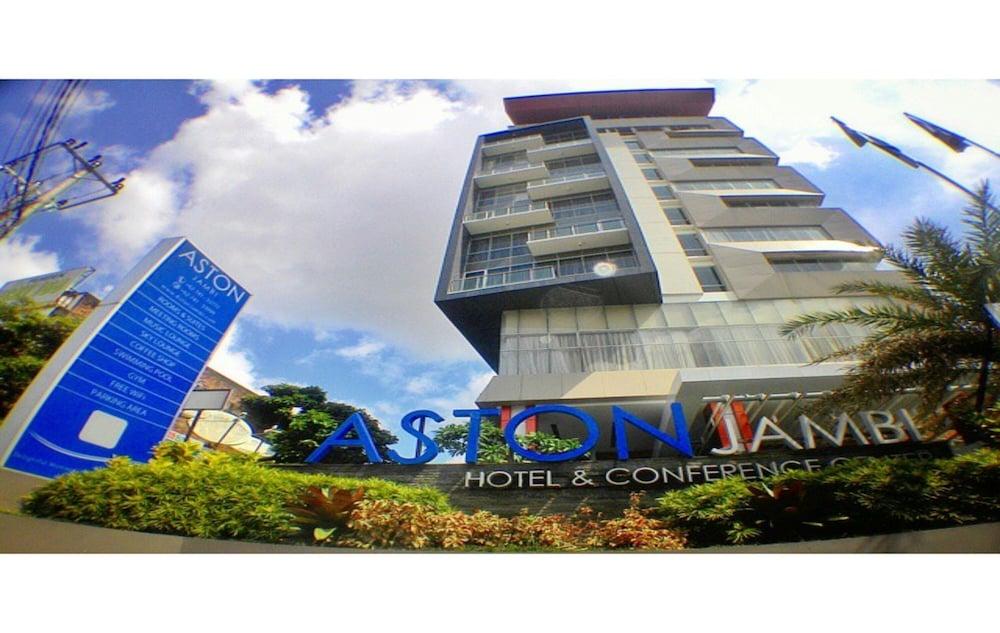 Aston Jambi Hotel&Conference Center Esterno foto